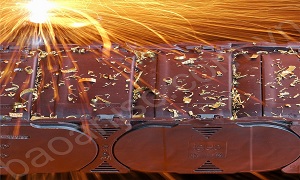 Xích nhựa igus R4.1L chịu được mảnh vụn kim loại nóng đến 850°C